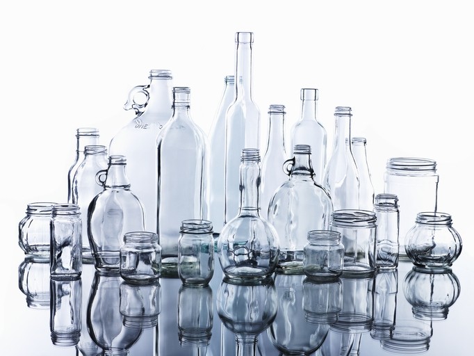 Glass has graced the fragrance counter and luxury beauty brands for a long time, but more mass market brands are turning to the material to decrease their use of plastics. © Getty Images -  Ryan McVay